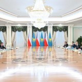 Қасым-Жомарт Тоқаев пен Андрей Бабиш кеңейтілген құрамда келіссөз жүргізді
