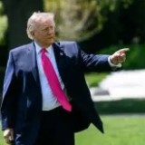 Трамп Иранға теңіз блокадасын жалғастыратынын мәлімдеді