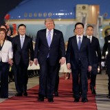 Трамп он жылдан кейін алғаш рет Қытайға ресми сапармен барды