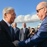 Қасым-Жомарт Тоқаев Тәуелсіздік сарайында Режеп Тайип Ердоғанды ресми түрде қарсы алды