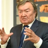 Ақын, қоғам қайраткері Олжас Сүлейменов 90 жасқа келді