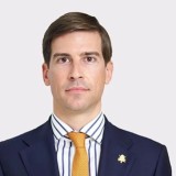 "Шаштан сүйреп, тұншықтырды": Қазақстандық әйел өзін Бельгияның консулы ұрып-соқты деп шағымданды