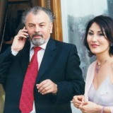 "Өз оқушыма ессіз ғашық болдым, кейін үйлендім": Тұңғышбай Жаманқұлов ел естімеген шындығын айтты (ВИДЕО)