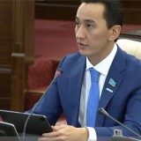 Депутаттар Олжас Бектеновке жаппай тренингтер мен іс-шараларда былапыт сөздерді ашық қолдануға қатысты сауал жолдады