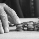 Қайтыс болғандар мен шетелдіктерге миллиардтаған зейнетақы аударылған