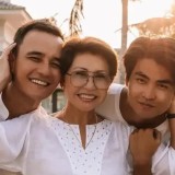 "Сүйінші!" – Роза Рымбаеваның ұлы анасына қатысты асыға күткен қуанышты хабарын айтты (ФОТО)