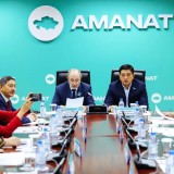 Amanat пен «Әділет» бірігуі мүмкін: Мәселе саяси кеңес отырысында талқыланды