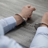 Ақтөбеде өзін антикор қызметкері деп таныстырған ер адам 3,5 жылға сотталды
