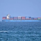 АҚШ Иранға жаңа соққылар жасады: Ормуз бұғазы жабылып, Таяу Шығыстағы жағдай күрт шиеленісті