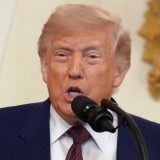 Трамп Иранға толық теңіз блокадасы енгізілгенін мәлімдеді