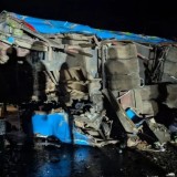 Экскурсиядан қайтып келе жатқан автобус аударылды: 20 бала қаза тапты