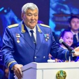 Бектенов Президент атынан Тоқтар Әубәкіровті 80 жас мерейтойымен құттықтады