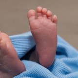 Павлодарда баласын 800 мың теңгеге сатпақ болған әйел сотталды