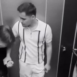 Қызылордада лифттегі төбелесті «пранк» деп түсірген азамат айыппұл арқалады