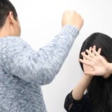 Жетісуда зорлық-зомбылық құрбандарына көмектесетін заңгер әйелін ұрған