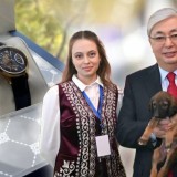 2,9 млн теңге: Қазақстандық қыз Тоқаев сыйлаған сағатты сатылымға шығарды