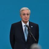 Тоқаев: Ер адамдардың бір-бірін сүйіп амандасуы біздің дәстүрімізде болмаған