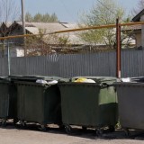 Қордайда жаңа туған сәби қоқыс контейнерінен табылды