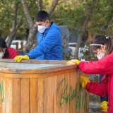 Астанада еріктілер рұқсатсыз салынған граффитилерді бояды