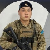 "Жағаға өз күшімен жеткен": Каспийдегі оқиғадан аман қалған сарбаздың анасы шындықты айтты
