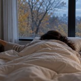Күзде таңертең ояну неге қиындай түседі?