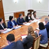 Балаларға қарсы аса ауыр қылмыстар саны 45%-ға төмендеді – Ерлан Қарин кеңес өткізді