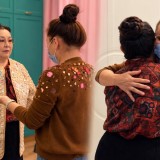 "Ойымды оқығандай болдыңыз": Баян Алагөзова Меруерт Өтекешоваға тағы сыйлық жасады