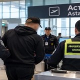 Астана әуежайында әзілдеген шетелдік азамат рейстен түсірілді
