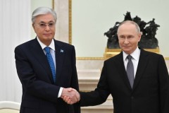 Тоқаев пен Путин бейресми кездесу өткізді