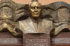 Украина Назарбаевқа орнатқан ескерткішті бұзбайтын болды