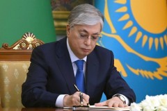 Тоқаев Қорғаныс министрлігіндегі бірнеше жоғары лауазымды тұлғаны қызметінен босатты