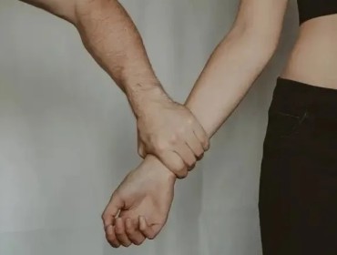 БҚО-да сталкинг жасаған екі ер адам сотталды