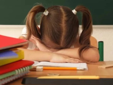 "Аузыма қатты нәрсе тиді": Шымкентте мектеп мұғалімі 7 жастағы оқушыға азғындық жасады деген күдікке ілінді