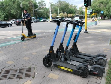 Қазақстанда жалға берілетін электрлі самокаттарға нөмір тағу міндеттеледі