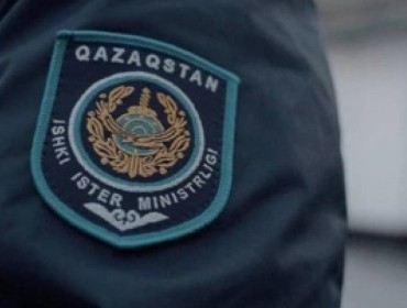 Өскеменде полицейге шабуыл жасаған екі күдікті ұсталды