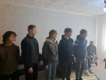 Зейнеткерді соққыға жығып, оны видеоға түсірген жасөспірімдерге үкім шықты