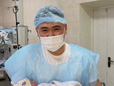 "Сүйінші, ағайын!" – Әнші Төреғали Төреәлі жетінші мәрте әке атанды (ФОТО)