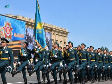 Жеңіс күніне әскер шеру өткізіліп, қаржы бөліне ме?