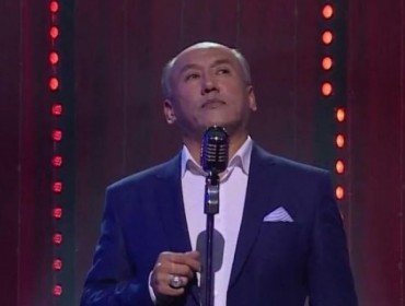 "Әйелім мен ұлым қабылдамады": Әнші Сәкен Қалымов отбасы туралы ел естімеген жайтты ашып айтты (ВИДЕО)