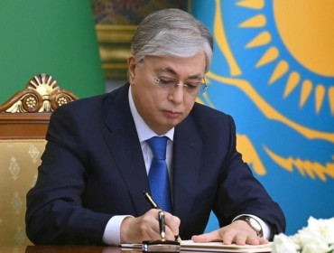 Тоқаев Қорғаныс министрлігіндегі бірнеше жоғары лауазымды тұлғаны қызметінен босатты