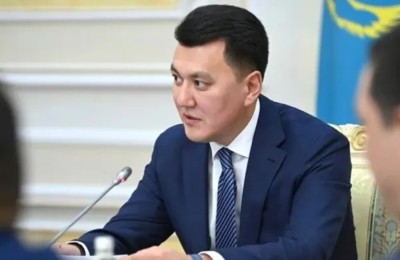 Ішкі саясаттағы жаңа регламенттер өз бетінше шешім қабылдауды тоқтатады – Ерлан Қарин