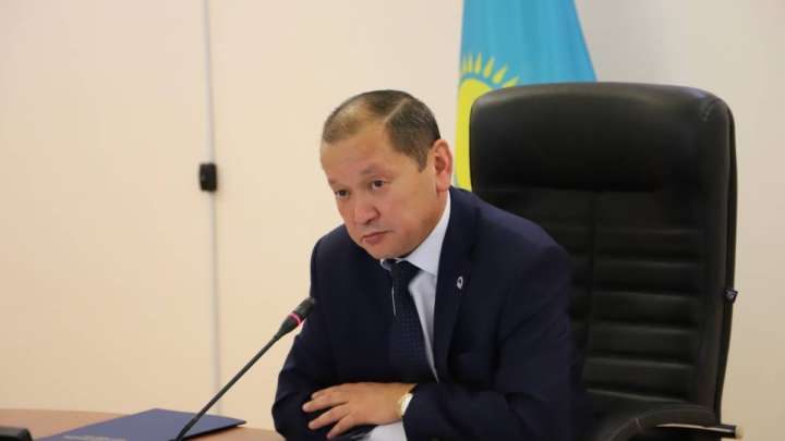 Министр Нұрымбетов мүгедек аналарды әуре-сарсаңға салып отыр