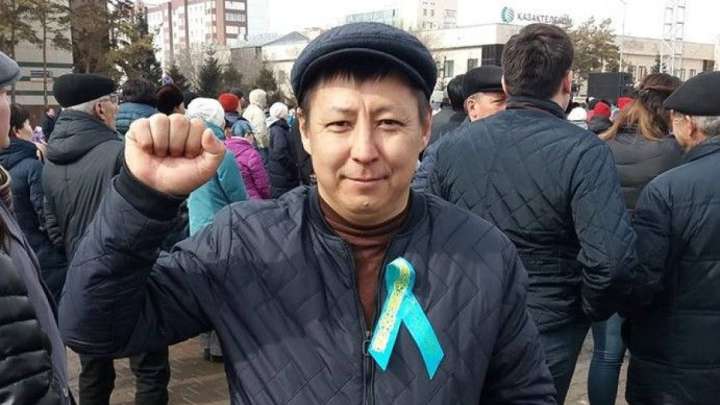 Дулат Ағаділдің сұрауын іздеген белсенді топ қамалды