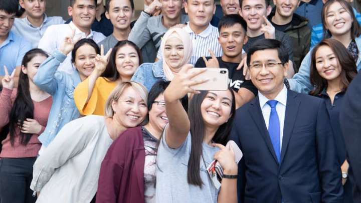 "2023 жылы ұстаздардың айлығы 550 мыңға жетпек"