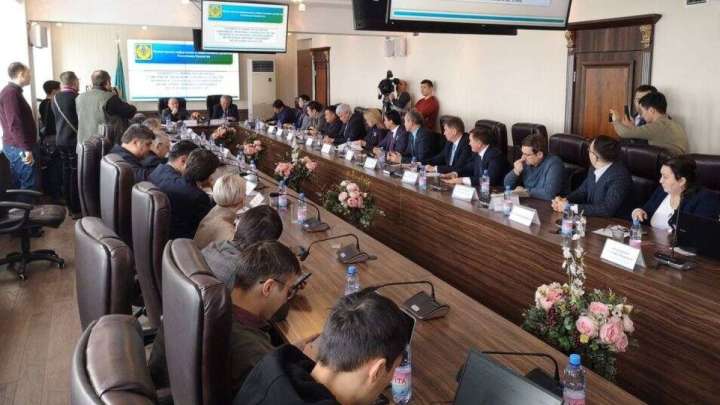 Алматыда бейбіт жиын туралы заң талқыланды