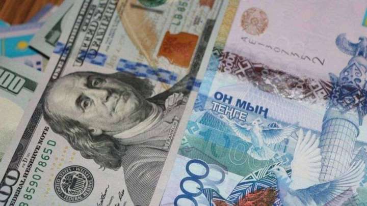 Теңге құнсыздануы: Ұрлық жасамайтын жаңа адамдар керек