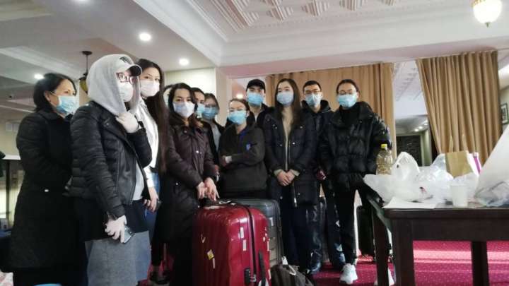 Лондоннан жеткізілген алматылықтар Нұр-Сұлтанда тұрып қалды