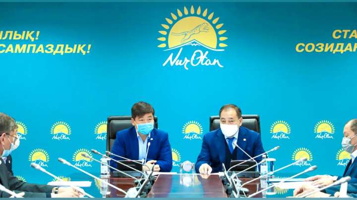 Миллионерлер ақшасын Nur Otan таратады