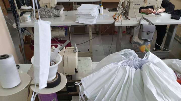 «Ауыл» партиясы ауыл халқына тегін маскалар тігіп жатыр