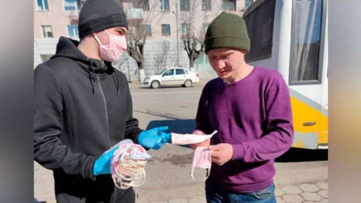 Волонтерлердің фронт-офисі 500 мың маска таратады